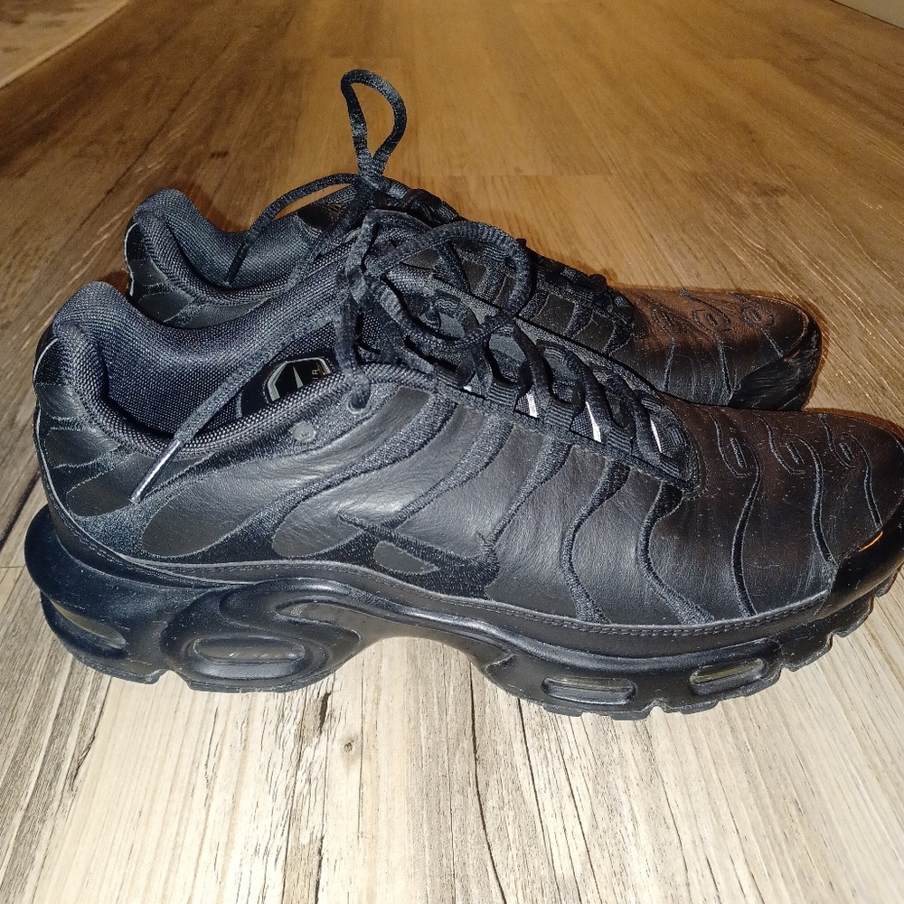 Nike Air Max Plus Triple Black Leather TN Men's shoe